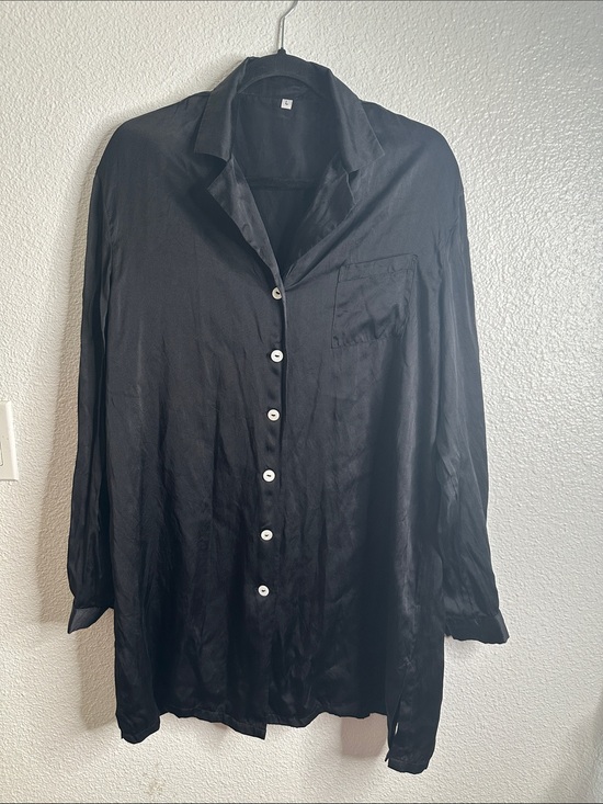 No brand Tops - Black Button-Front Women's tunic slik Top - Brand Unknown size L